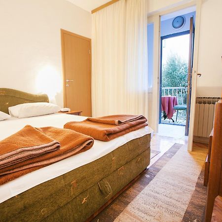 Mali Milocer Bay Accommodation Sveti Stefan Δωμάτιο φωτογραφία